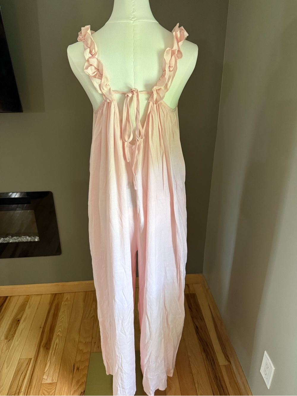 Vogue Light Pink Ruffle-Strap Women’s Jumpsuit - Picture 2 of 5